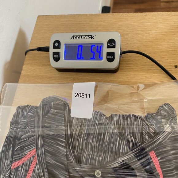 Athleta Top Womens Medium Gray Streak Tank Stretch Contrast Stitch Active Gym - Picture 11 of 11